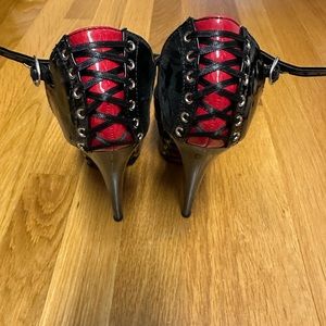 Pleaser Delight Platform Heel size 8 - red lace up corset